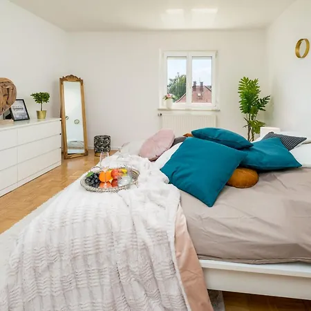 Eg Mitte Helle 70m 2 Naehe Salzburg By Interhome Freilassing